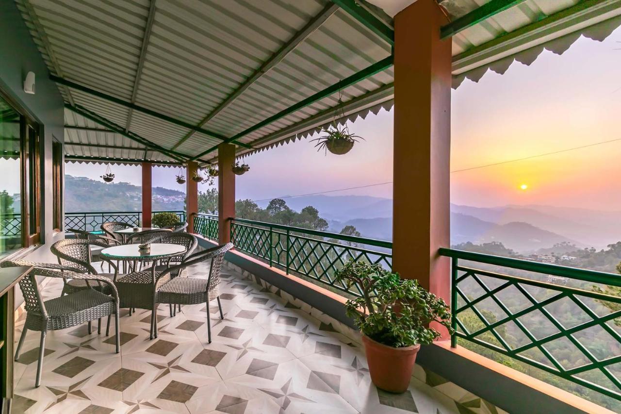 Stayvista At Cecil Cottages With Barbeque, Hill View Kasauli Exterior foto