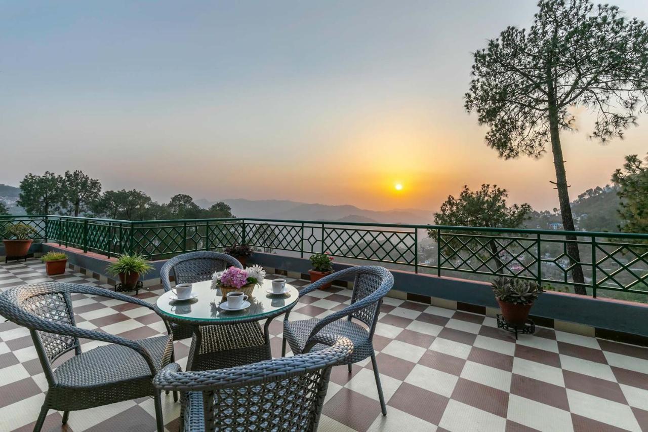Stayvista At Cecil Cottages With Barbeque, Hill View Kasauli Exterior foto